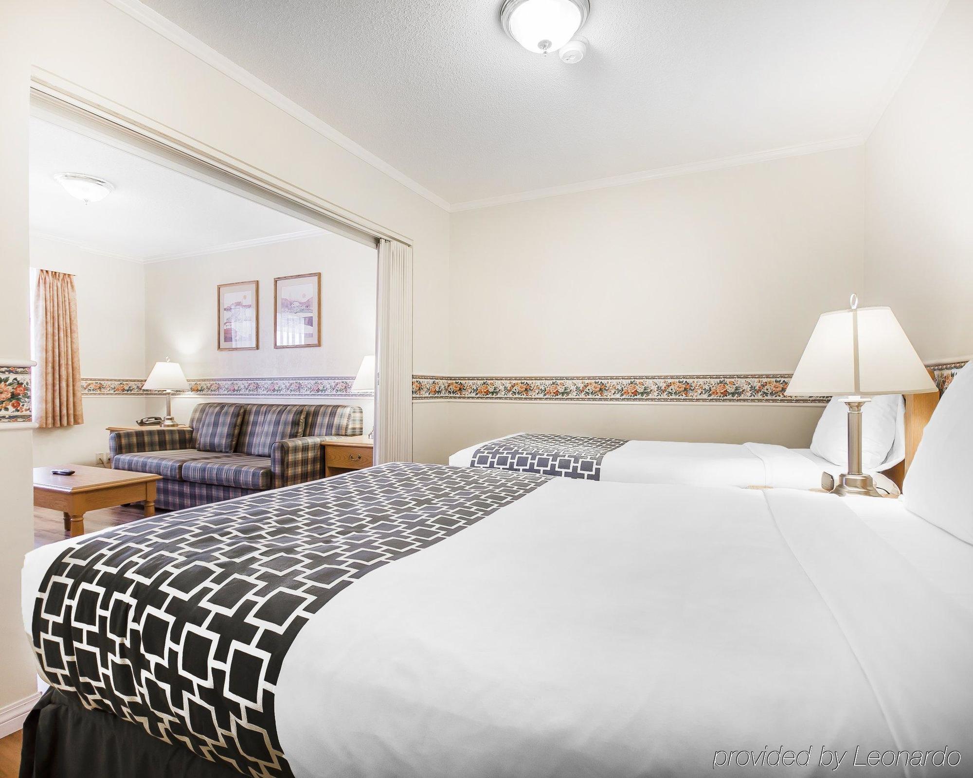 Econolodge - Келоуна Екстер'єр фото